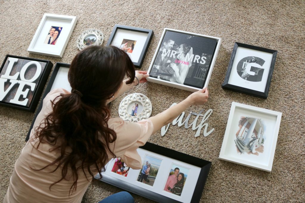 How to make a gallery wall - with Shutterfly - How to Master your Gallery Walls with Shutterfly by popular Philadelphia style blogger Coming Up Roses
