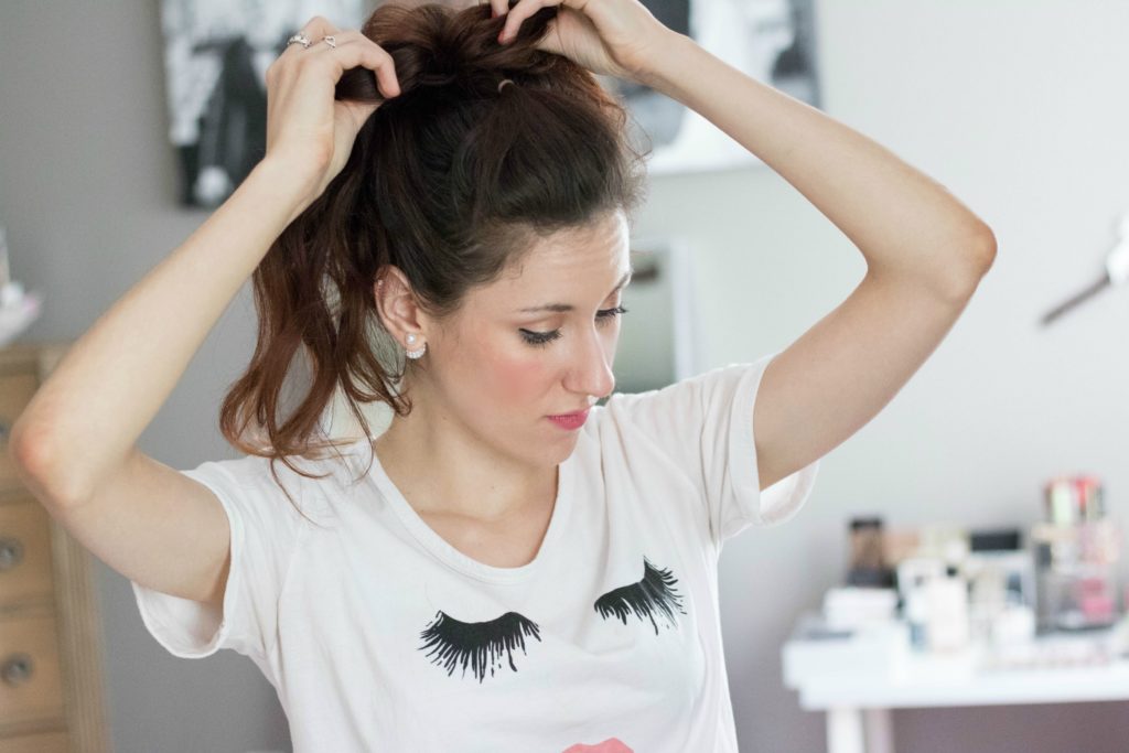 How to Style Growing Out Bangs - 5 Ways to Style Overgrown Bangs - 5 Ways to Style Overgrown Bangs by popular Philadelphia style blogger Coming Up Roses