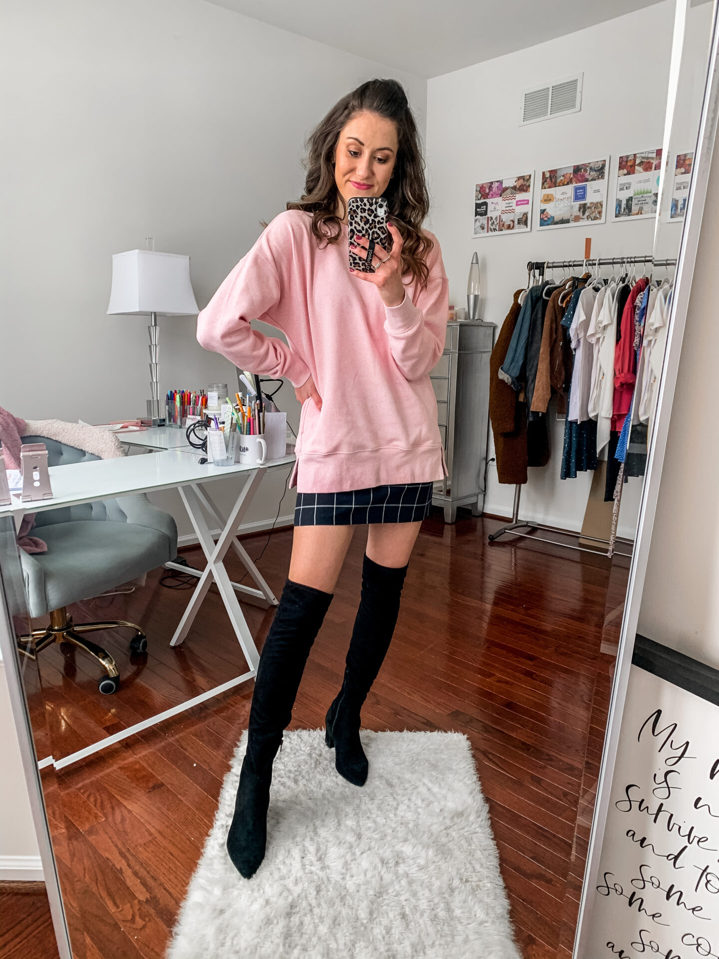 8 CUTE WAYS TO WEAR YOUR FAVORITE SWEATSHIRT - Sweatshirt Outfit Ideas on Coming Up Roses
