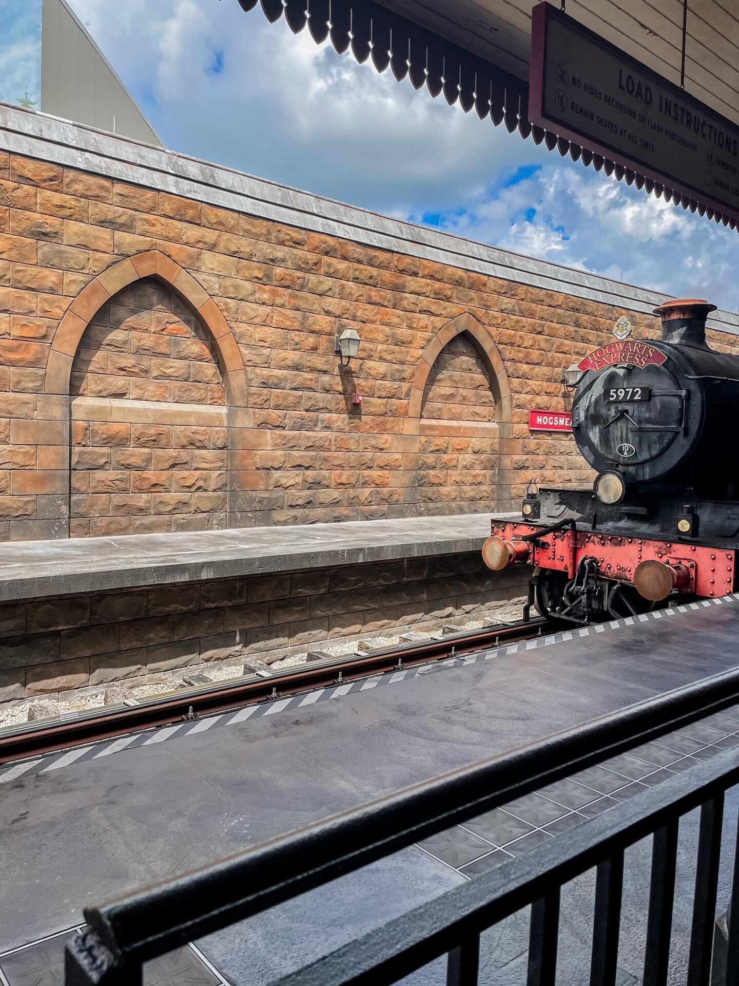 Our Anniversary Trip to Universal Orlando Resort - with things to do at Universal Studios Orlando when it rains, must-see spots at Harry Potter World, + MORE!