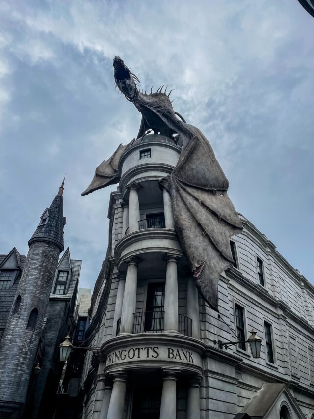 10 Must-See Spots at Harry Potter World (+ a few to pass on!)