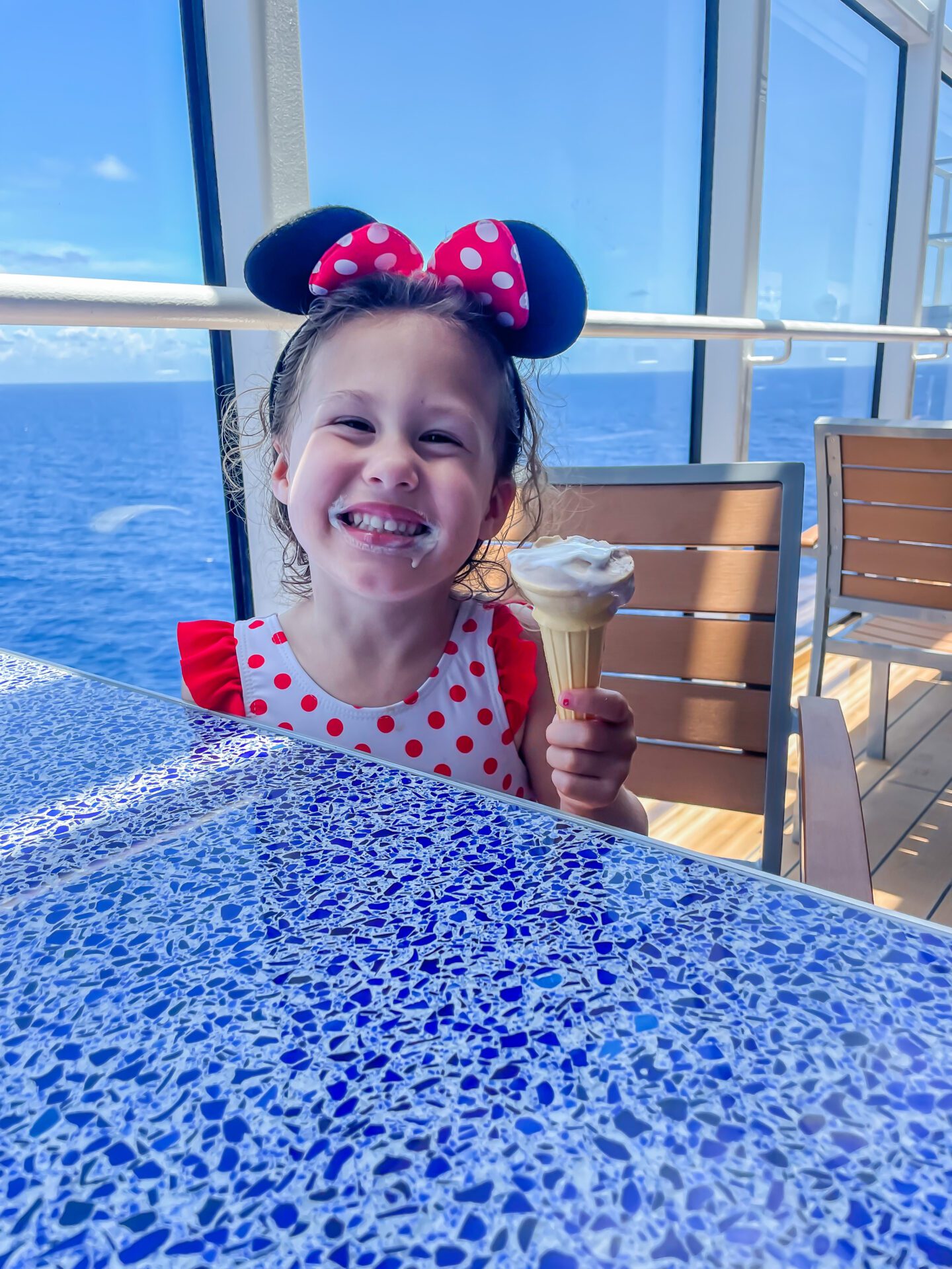 DISNEY WISH - Disney Cruise review with tips and our photo diary!