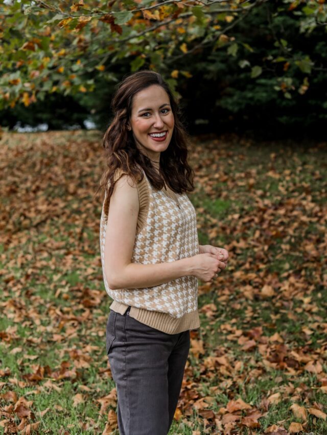 TRANSITIONAL OUTFIT IDEA: HOW TO WEAR A SWEATER VEST