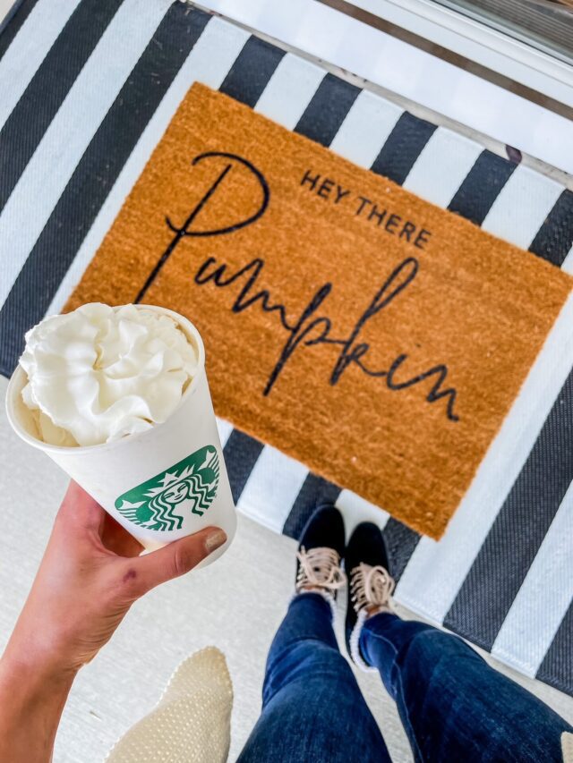 6 Favorite Cozy Starbucks Fall Drinks
